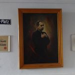 Mit Fotos und Gemälde von Leber