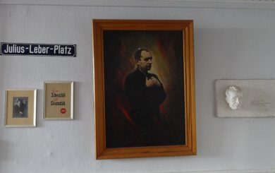 Mit Fotos und Gemälde von Leber