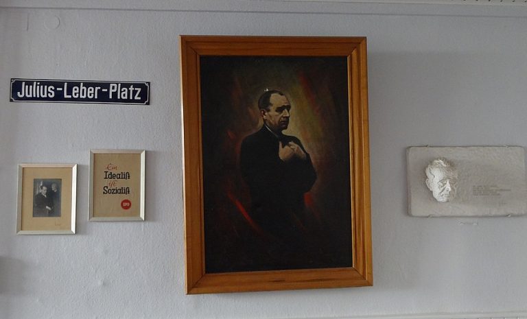 Dr Julius Leber Straße Lübeck Julius Leber in Lübeck - Spurensuche | Gedenkort Leber